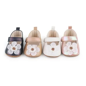 Vier Farben Baby Mädchen Prinzessin Lauflernschuhe mit Blumendekor.