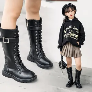 Klassische schwarze hohe Martin-Stiefel zum Schnüren für Mädchen im britischen Stil