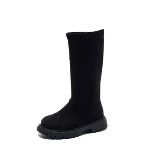 Warme schwarze Winterstiefel für Mädchen mit weichem Wildlederfinish und rutschfester Sohle
