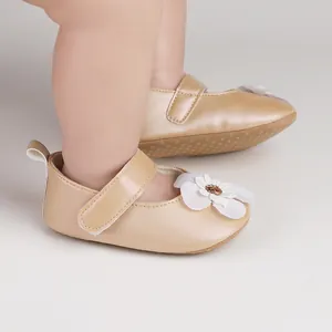 Elegante champagnerfarbene Baby-Mary-Janes mit weißer Blume für Säuglinge von 0-1 Jahr