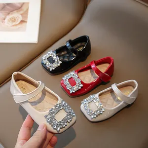 Girls' square toe rhinestone Mary Jane princess shoes in patent leather for parties