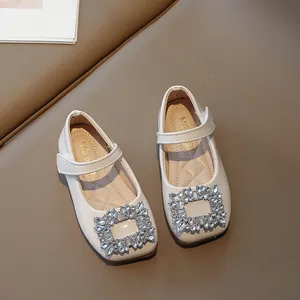Elegant cream patent leather girls Mary Jane shoes with luxury square rhinestone buckle