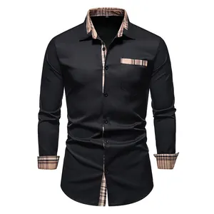 Détail montrant le col contrasté à carreaux sur cette chemise noire pour hommes