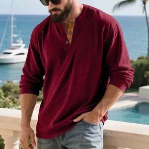 Vue détaillée du sweat décontracté en velours côtelé bordeaux pour homme