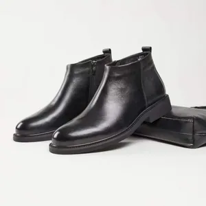 Elegante schwarze Chelsea-Boots aus Leder für Herren im modernen Business-Casual-Look