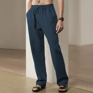 Gedetailleerd overzicht van de blauwe casual herenbroek in linnenlook met trekkoord