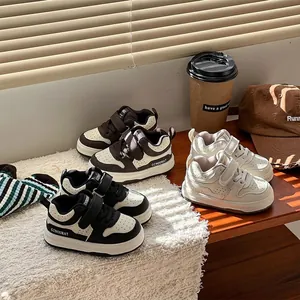 Zapatos Casuales de Tabla para Niños Pequeños Cuero de Microfibra Suela Blanda Zapatillas de Caminar con Velcro Primavera Otoño Zapatos Planos Niños Niñas