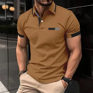 Herren Polo-Shirt in Karamell mit klassischem Reverskragen und Brusttaschen-Detail