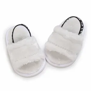 Sandales douces en fausse fourrure blanche pour bébés filles avec bride élastique