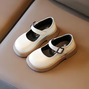 Chaussures Mary Jane élégantes en cuir blanc pour filles avec semelles souples confortables