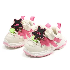 Baskets respirantes rose et blanc pour bébé avec motif étoile pour les petits