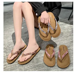 Chanclas planas informales para mujer con tiras de tela con motivos florales para el verano