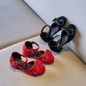 Elegantes zapatos de princesa de tacón alto para niñas con lazo de diamantes en rojo y negro