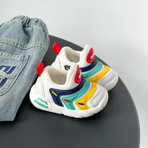 Bunte Baby-Lernlaufschuhe im Raupen-Stil mit weichen, flexiblen Sohlen für Kleinkinder