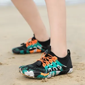 Antislip waterschoenen voor kinderen voor strand, zwemmen en buitenactiviteiten.