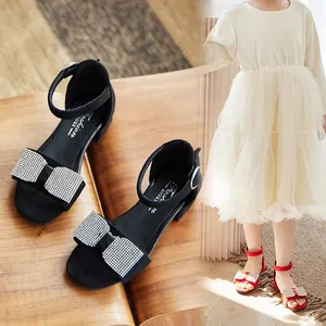 Eleganti sandali da bambina con fiocco di strass e cinturino alla caviglia per feste