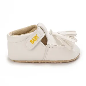 Weiche weiße Babyschuhe aus Kunstleder mit Quasten für Kleinkinder von 0-1 Jahr