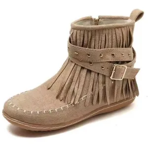 Bottines classiques en daim kaki à franges avec bride à boucle cloutée et semelle plate