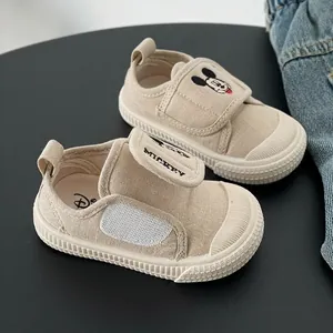 Scarpe da passeggio in tela per neonati traspiranti con suola morbida e motivo a cartoni