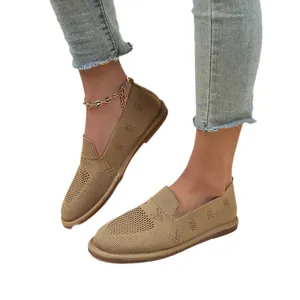 Mocassini slip-on in maglia kaki traspiranti e comodi da donna con design a rete