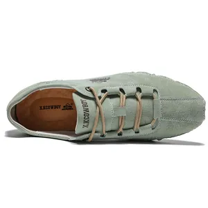 Vista detallada superior de zapatos casuales de cuero verde para hombre con cordones