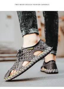 Detailansicht der retro grauen, atmungsaktiven Leder-Herrensandalen mit Schnürung