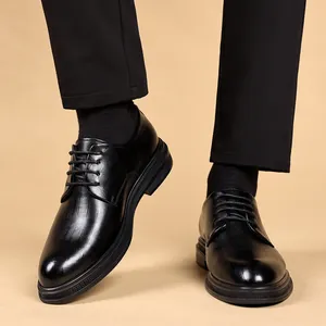 Chaussures classiques en cuir noir pour hommes avec un rehaussement de 8 cm