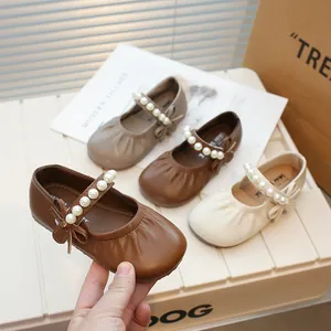 Retro girls' Mary Jane princess shoes with elegant pearl strap and bow detail, multi-color set.