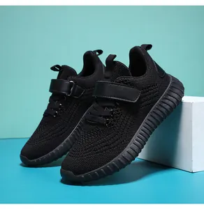 Chaussures de course confortables en maille noire pour enfants avec bande velcro