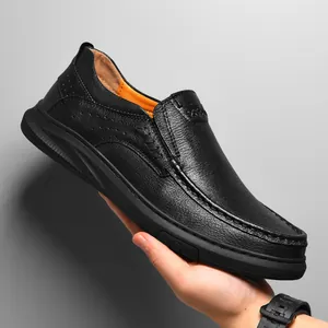 Klassieke zwarte leren loafers voor heren, instapmodel met textuur