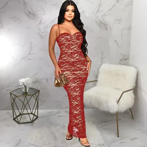 Elegantes sexy rotes Maxikleid aus floraler Spitze mit Spaghettiträgern und Passform