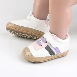 Scarpine primi passi per neonati con suola morbida e design patchwork colorato
