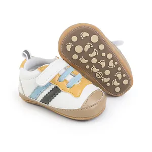 Scarpe da primi passi per neonati con suola morbida e motivo a impronta antiscivolo
