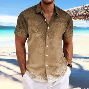 Gros plan d'une chemise de plage pour hommes avec imprimé palmier dégradé et boutons