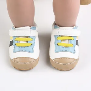 Scarpe da primi passi comode per neonati in bianco e blu per bimbi da 0 a 1 anno