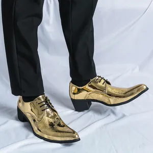 Men Pointed Toe Patent Leather Dress Shoes Paisley Embossed Height Increasing Thick Heel Fashion Loafers Trendy Party Shoes