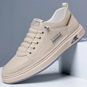 Zapatillas de deporte beige de cuero vacuno para hombre con cordones elásticos bajos