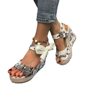 Sandalias de cuña con estampado floral, plataforma gruesa y lazo decorativo de malla