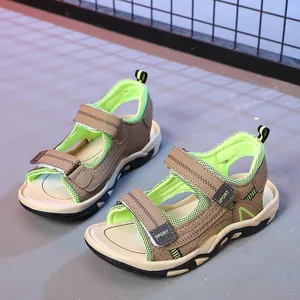 Sandalias de playa transpirables para niños con suelas blandas y correas ajustables en marrón