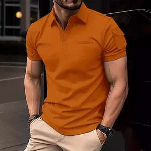 Casual oranje poloshirt voor heren met armzak en knoopsluiting voor dagelijks gebruik.