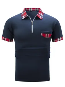 Detailansicht eines dunkelblauen Poloshirts mit Karokragen und Reißverschluss