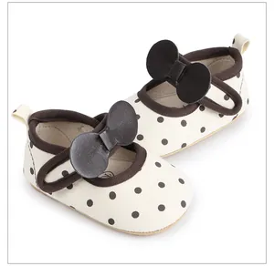 Chaussures de marche à pois pour bébé fille avec un grand nœud décoratif marron et souple