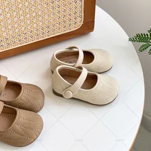 Elegantes zapatos Mary Jane para bebés niñas con suela blanda y patrón de costura