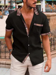 Camisa informal negra de manga corta para hombre con elegantes ribetes de cuadros