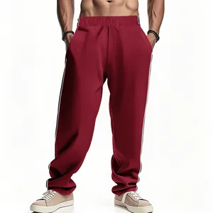 Heren joggingbroek in bordeauxrood met witte zijstrepen en elastische tailleband