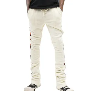 Heren off-white slim fit stacked joggingbroek met zijstreep en trekkoord in de taille