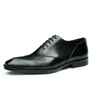 Eleganti scarpe Oxford da uomo in vera pelle nera con esclusivo motivo a rilievo