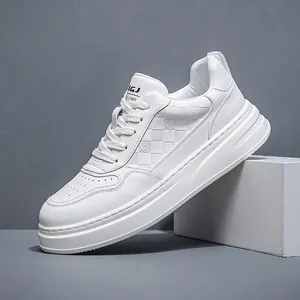Scarpe da Skate da Uomo Casual in Pelle di Vacchetta Secondo Strato Suola Spessa Bianco Sporco Sneakers alla Moda Traspiranti Basse
