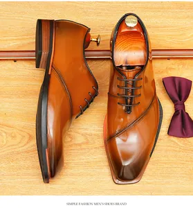 Zapatos Oxford de cuero marrón para hombre con punta cuadrada y acabado pátina