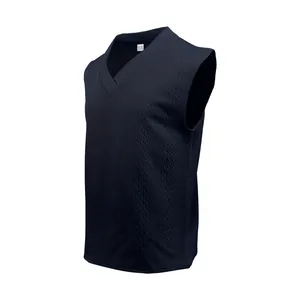 Vue détaillée du gilet sans manches en tricot torsadé bleu marine à col en V pour homme